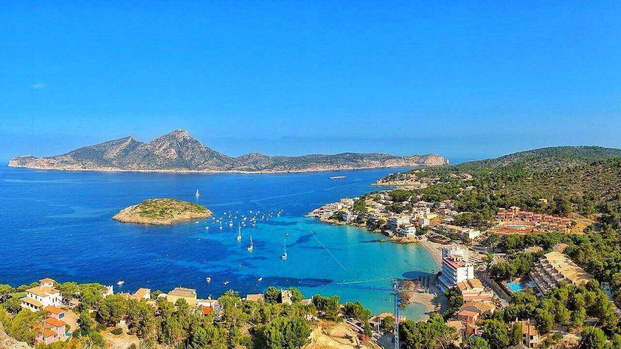 Luxury and family villas along the South West Mallorca coast