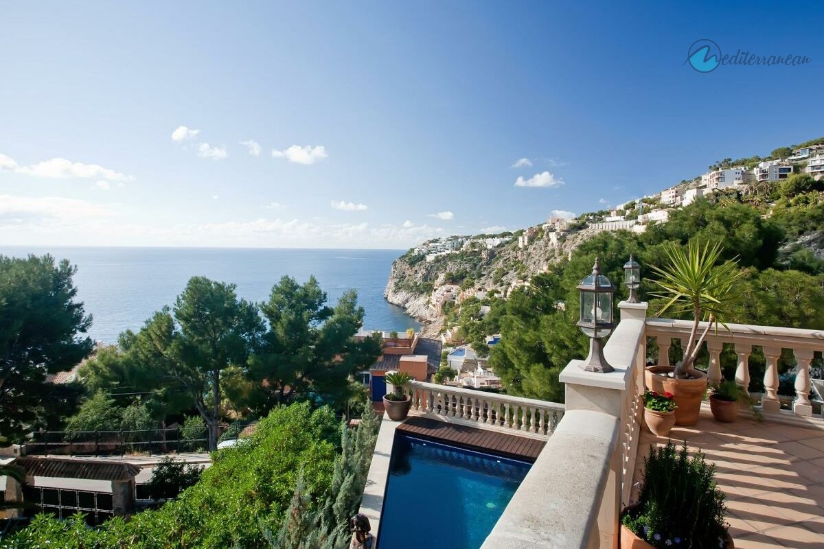 Amazing seaviews from the pool 