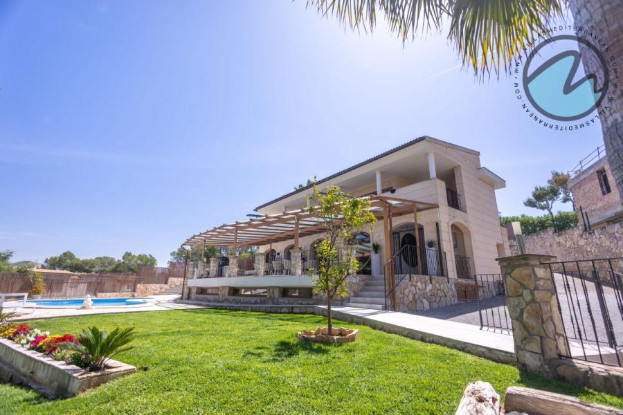 Villa Costa Serenity