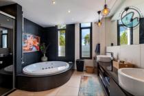 Luxury Villa Splendor