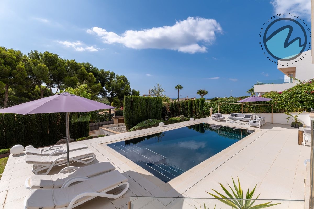 Luxury Villa Splendor