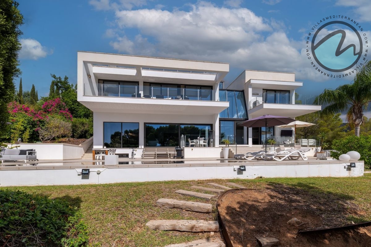 Luxury Villa Splendor